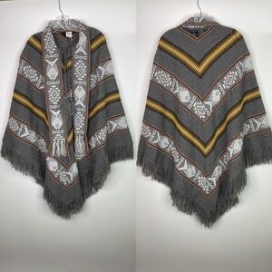 Artessanias Inca Wool Southwestern Ecuadorian Gray Poncho